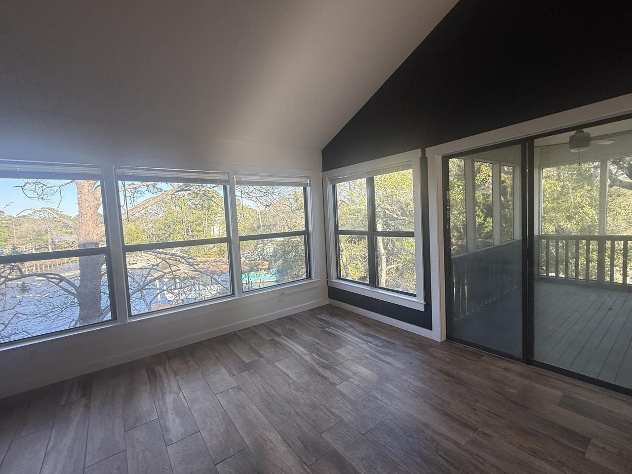 300 Yacht Club Dr Unit 18 #18 - Photo 5 of 24