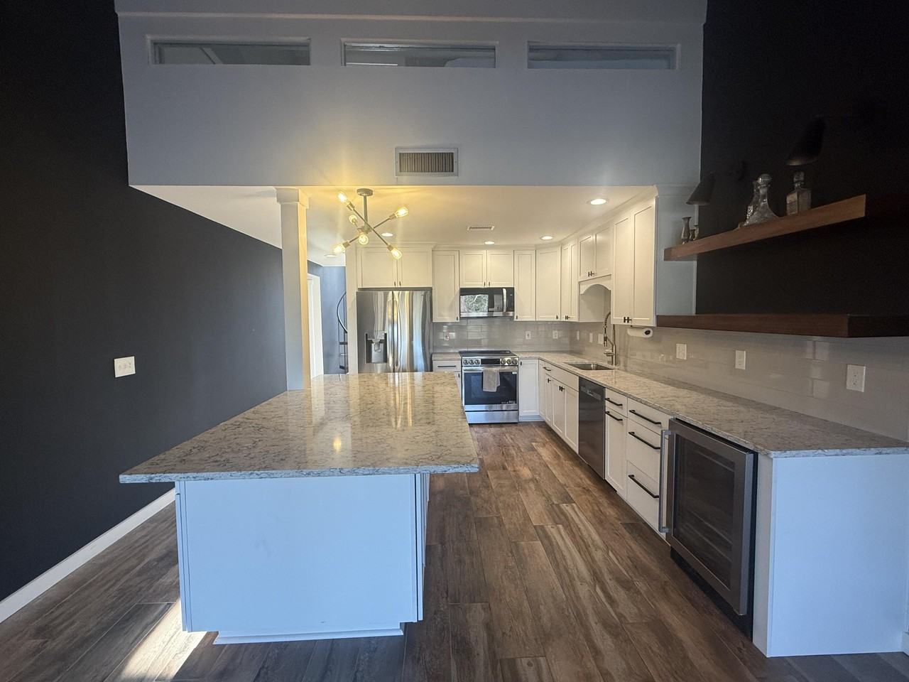 300 Yacht Club Dr Unit 18 #18 - Photo 6 of 24