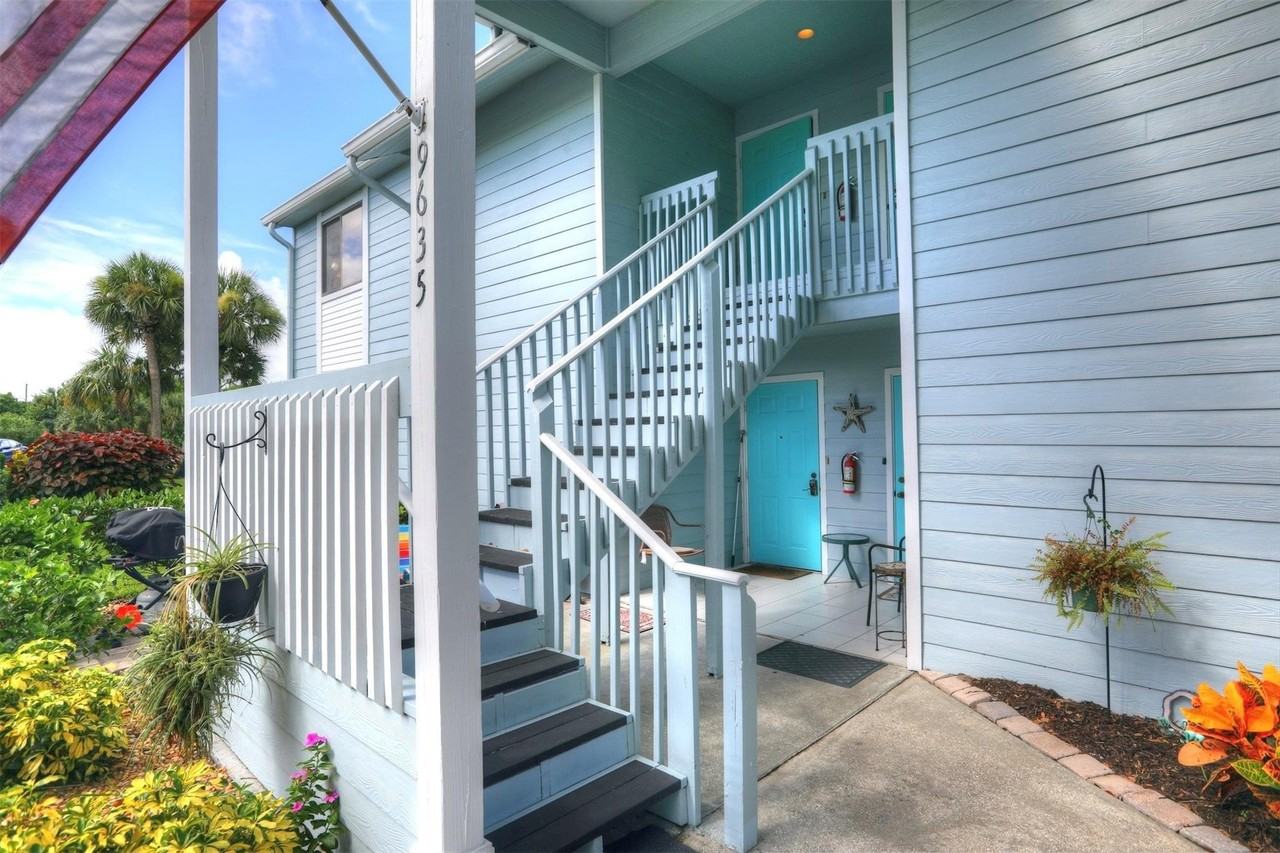 9635 Riverside Dr - Photo 2 of 50