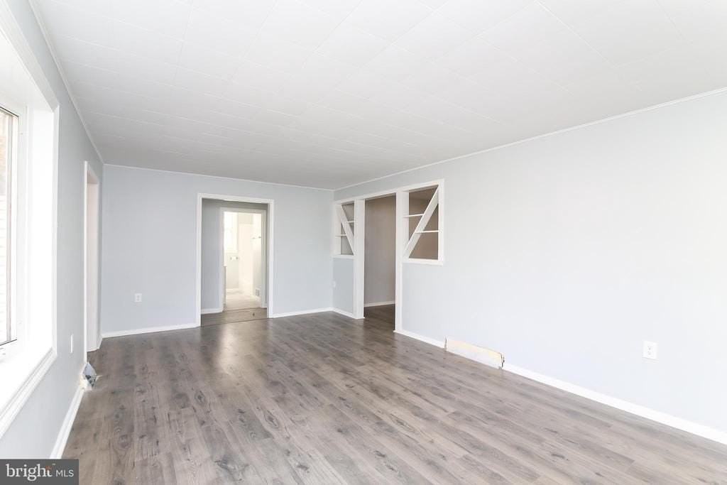 516 W Brooke Ave - Photo 3 of 33