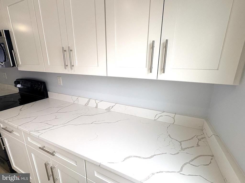 306 Paddock Dr - Photo 5 of 19