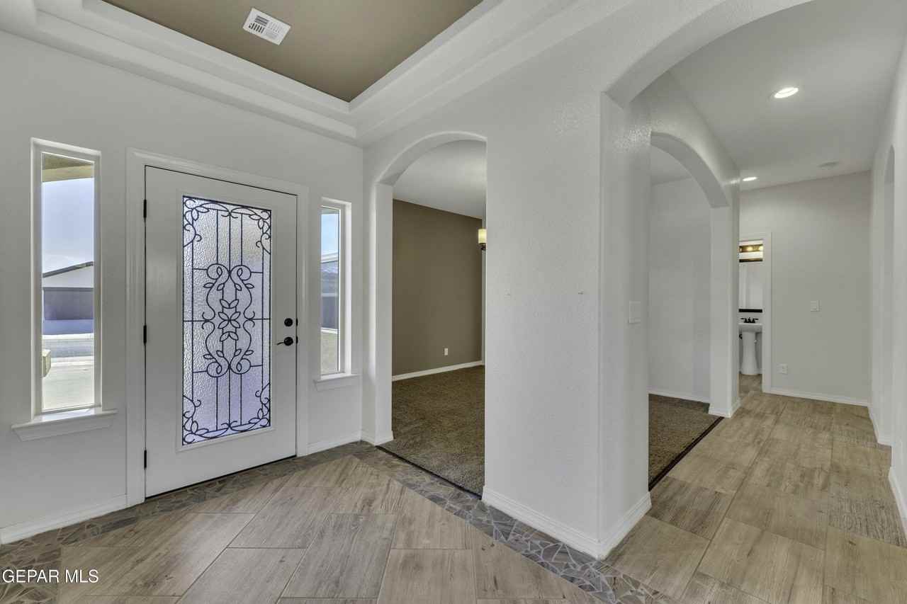 7865 Enchanted Ridge Dr - Photo 2 of 33