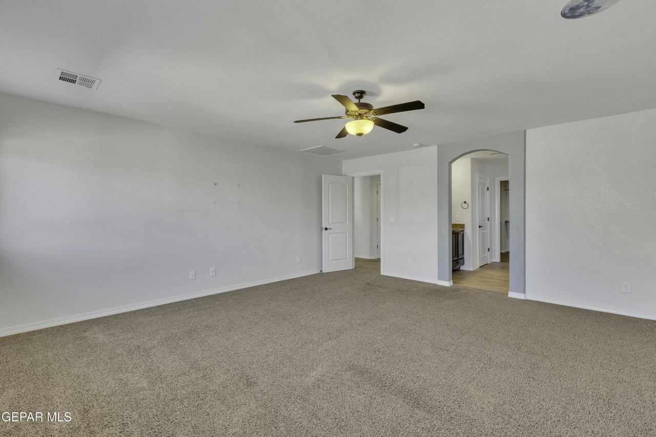 7865 Enchanted Ridge Dr - Photo 3 of 33