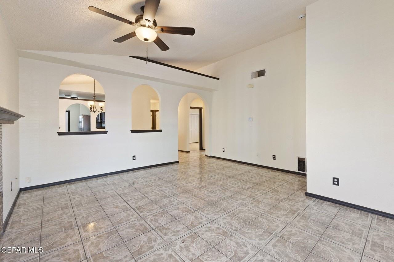 12492 Angie Bombach Ave - Photo 5 of 17