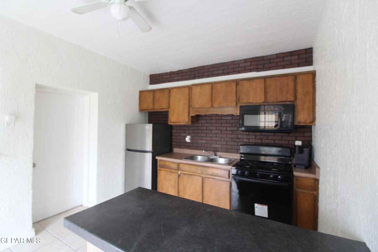 601 N Copia St Apt 2 #2 - Photo 2 of 14