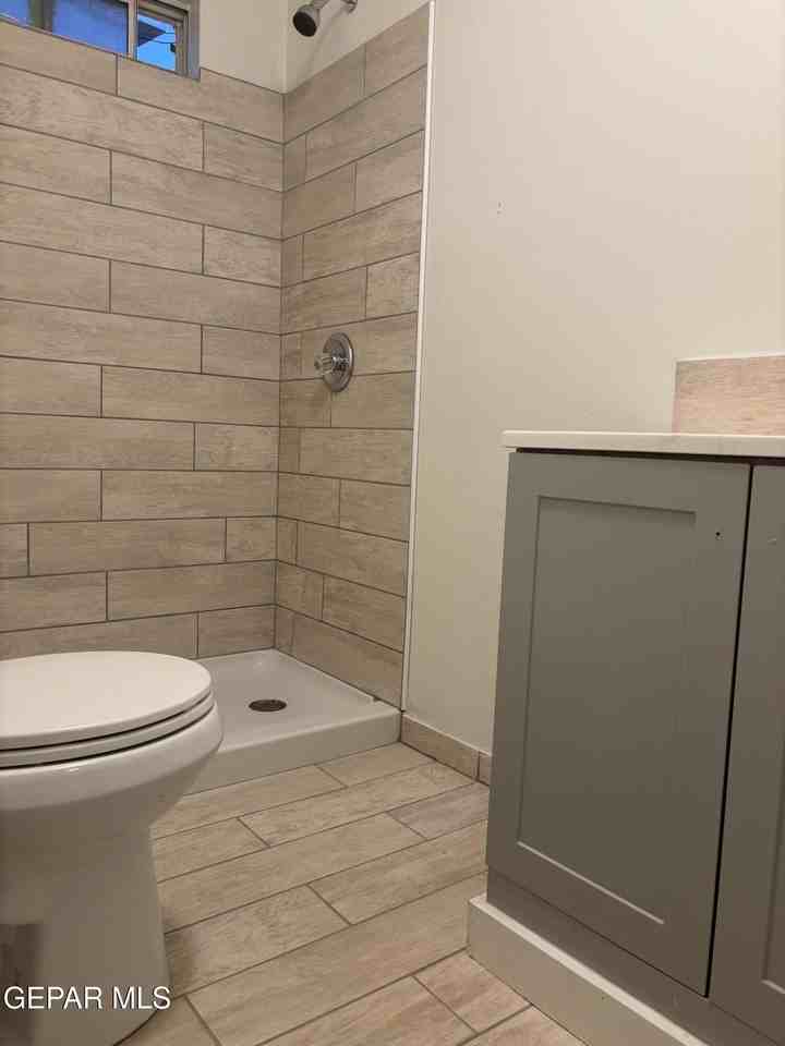 601 N Copia St Apt 2 #2 - Photo 4 of 14