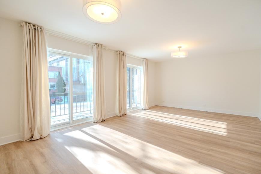 2740 W Farragut Ave - Photo 3 of 10