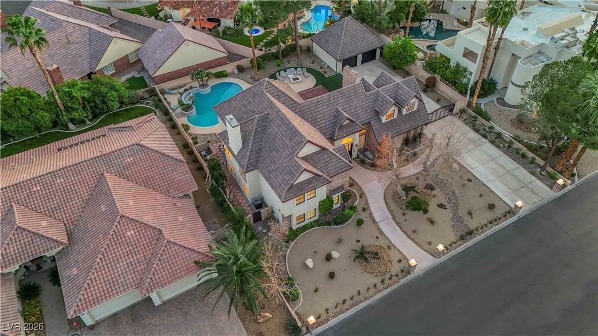 2513 Wimbledon Dr - Photo 3 of 50