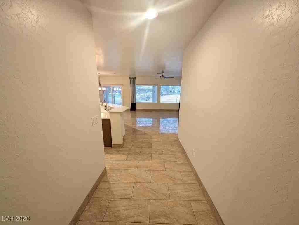 7521 Chaffinch St - Photo 3 of 28