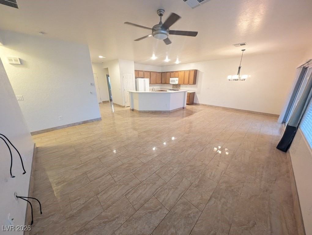 7521 Chaffinch St - Photo 4 of 28