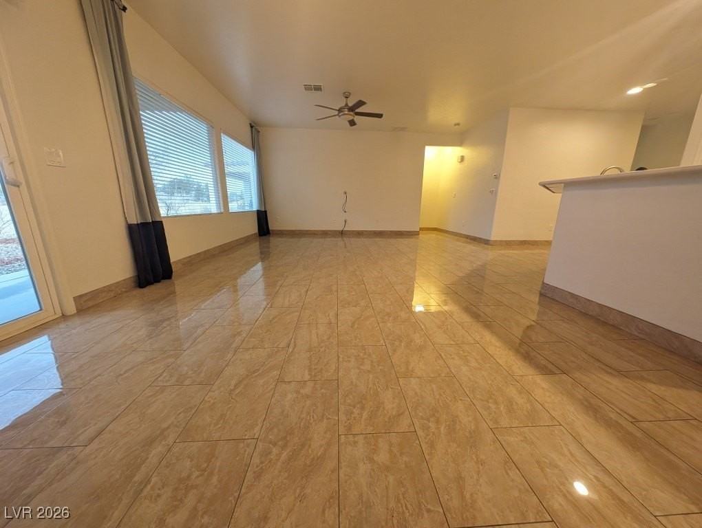 7521 Chaffinch St - Photo 6 of 28