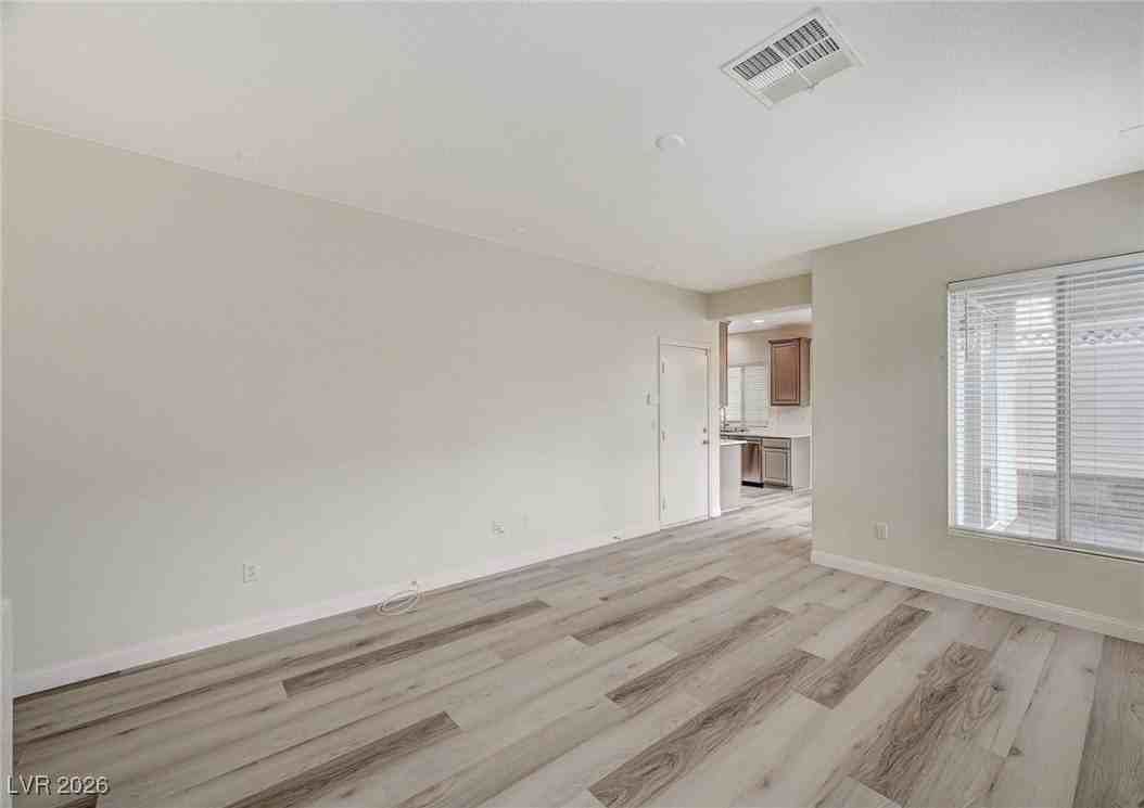 10408 September Flower St - Photo 4 of 43