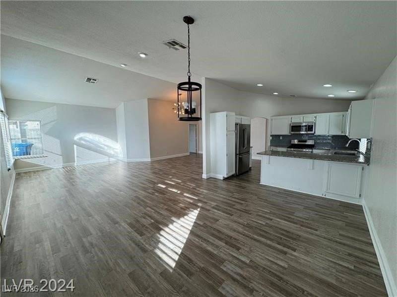 9709 Horizon Hills Dr - Photo 3 of 21