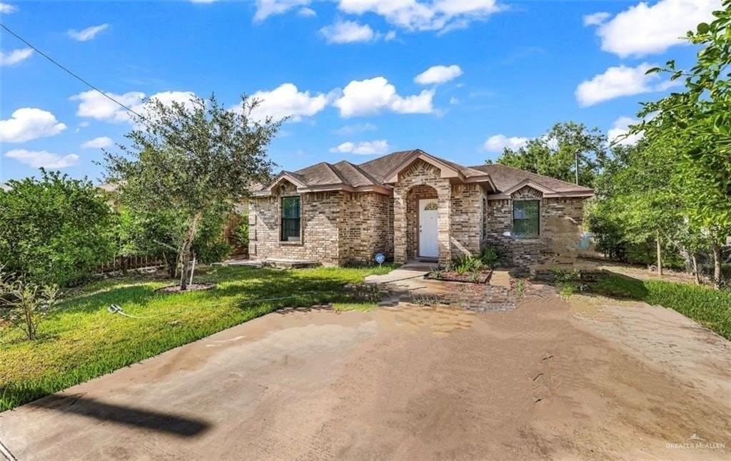 2037 Diaz Ave - Photo 2 of 11