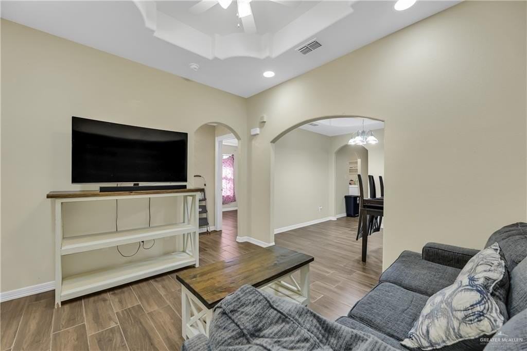 2037 Diaz Ave - Photo 6 of 11