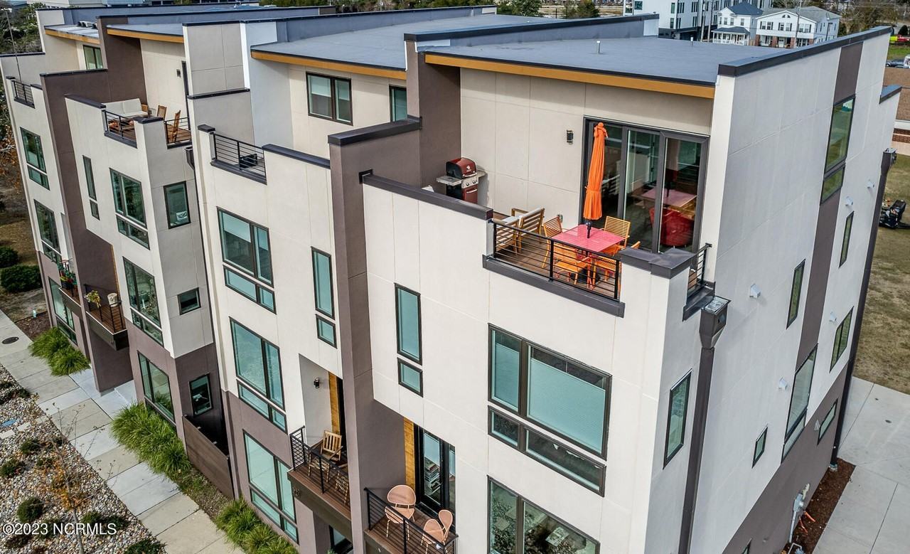 323 Bladen St - Photo 3 of 50