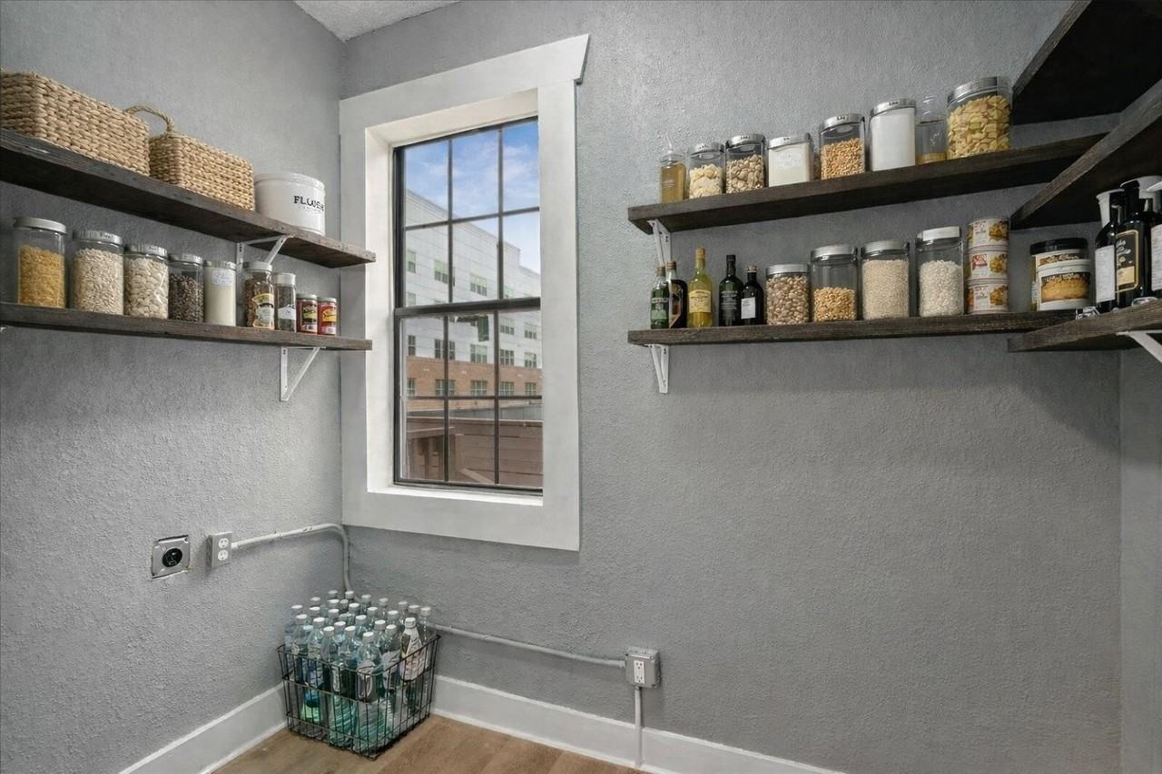 156 N Tucker St - Photo 6 of 11