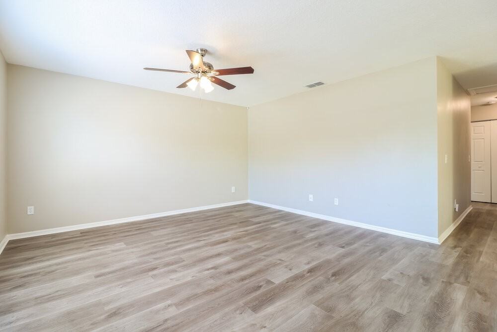 3610 N 56th St - Photo 3 of 16