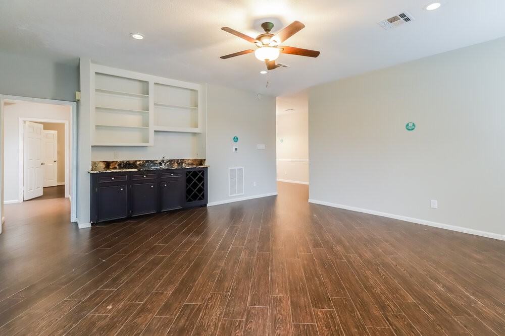 3910 Cedar Valley Dr - Photo 5 of 17