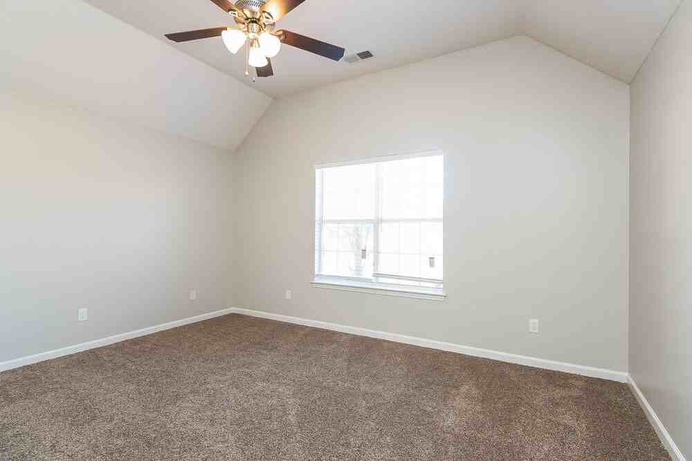 10049 Mill Hill Ave - Photo 6 of 15