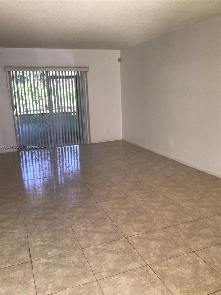 10357 Nw 8th St #105 - Photo 4 of 25