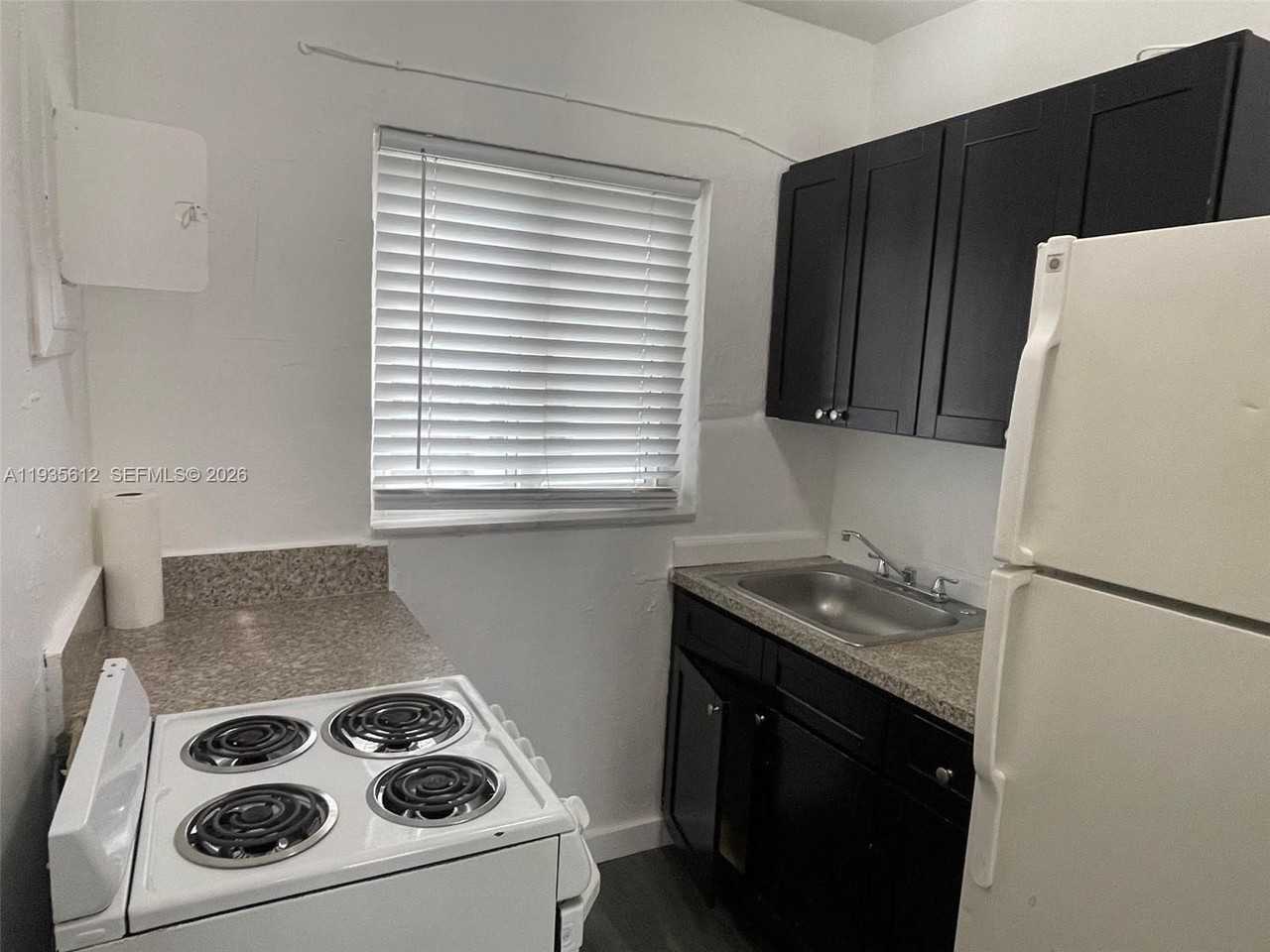 430 Sw 6th Ave #10 - Photo 4 of 8