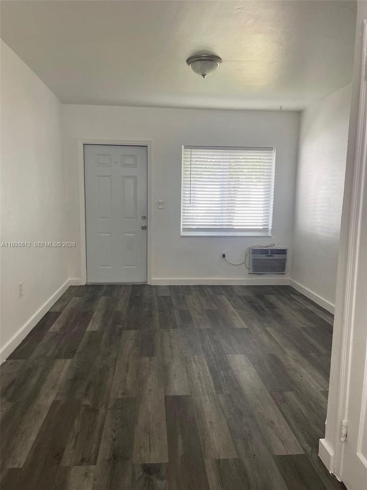 430 Sw 6th Ave #10 - Photo 6 of 8