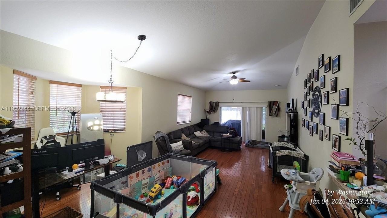 403 28th St W - Photo 3 of 30