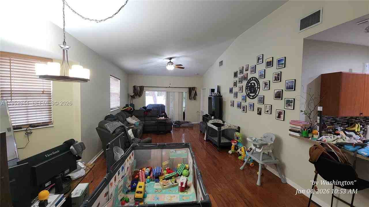 403 28th St W - Photo 5 of 30