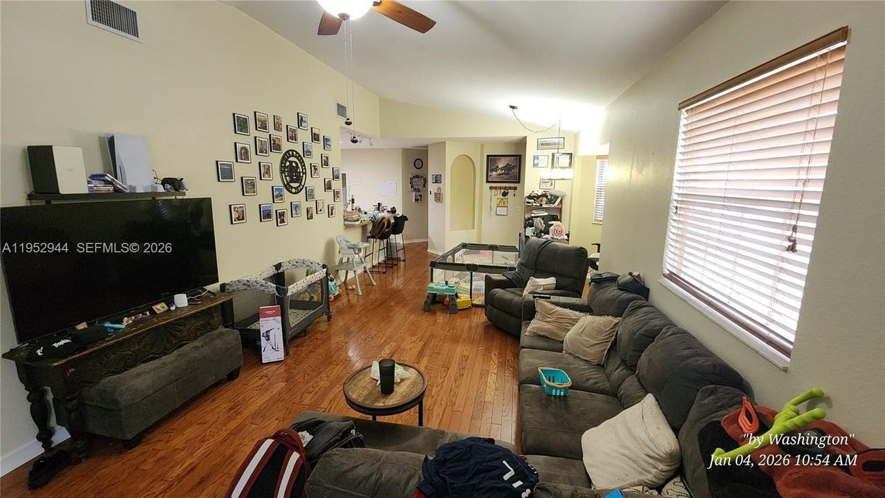 403 28th St W - Photo 6 of 30