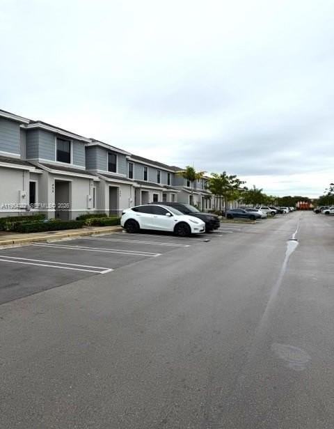 470 Ne 12th St - Photo 6 of 50