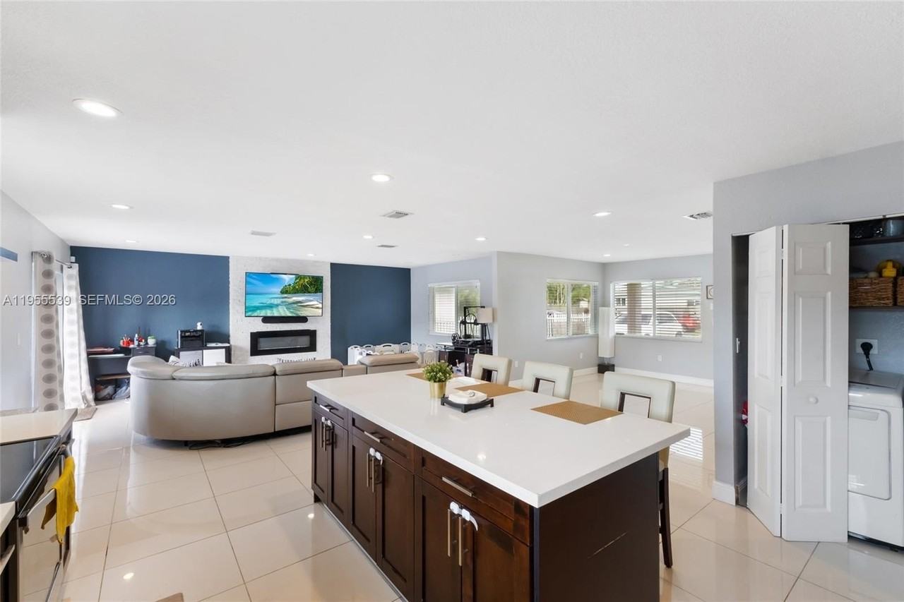 18142 Sw 113th Ave - Photo 6 of 15