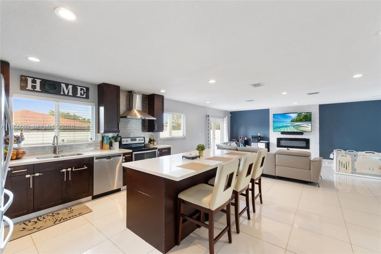 18142 Sw 113th Ave - Photo 7 of 15