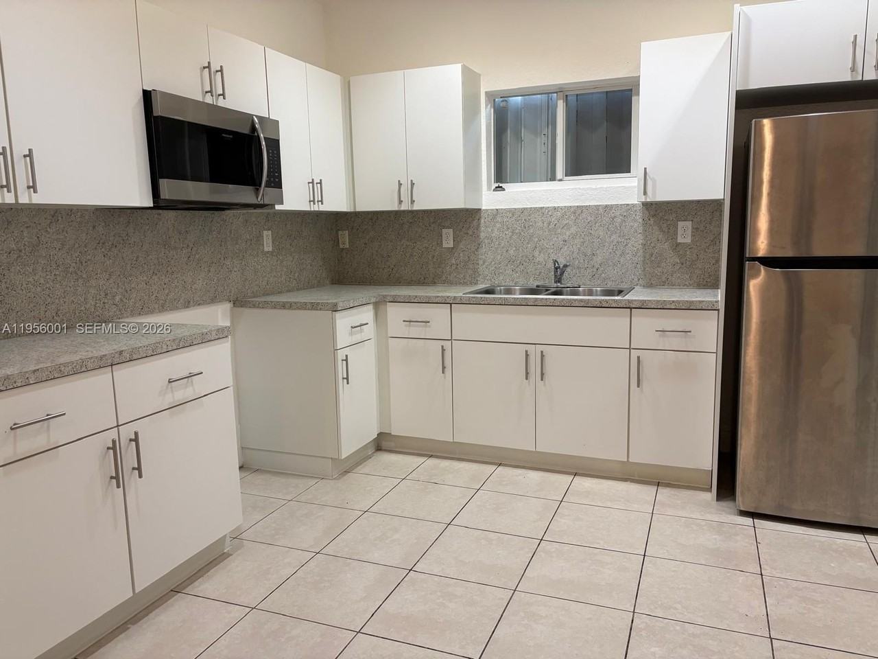 2916 Nw 51st St - Photo 3 of 13