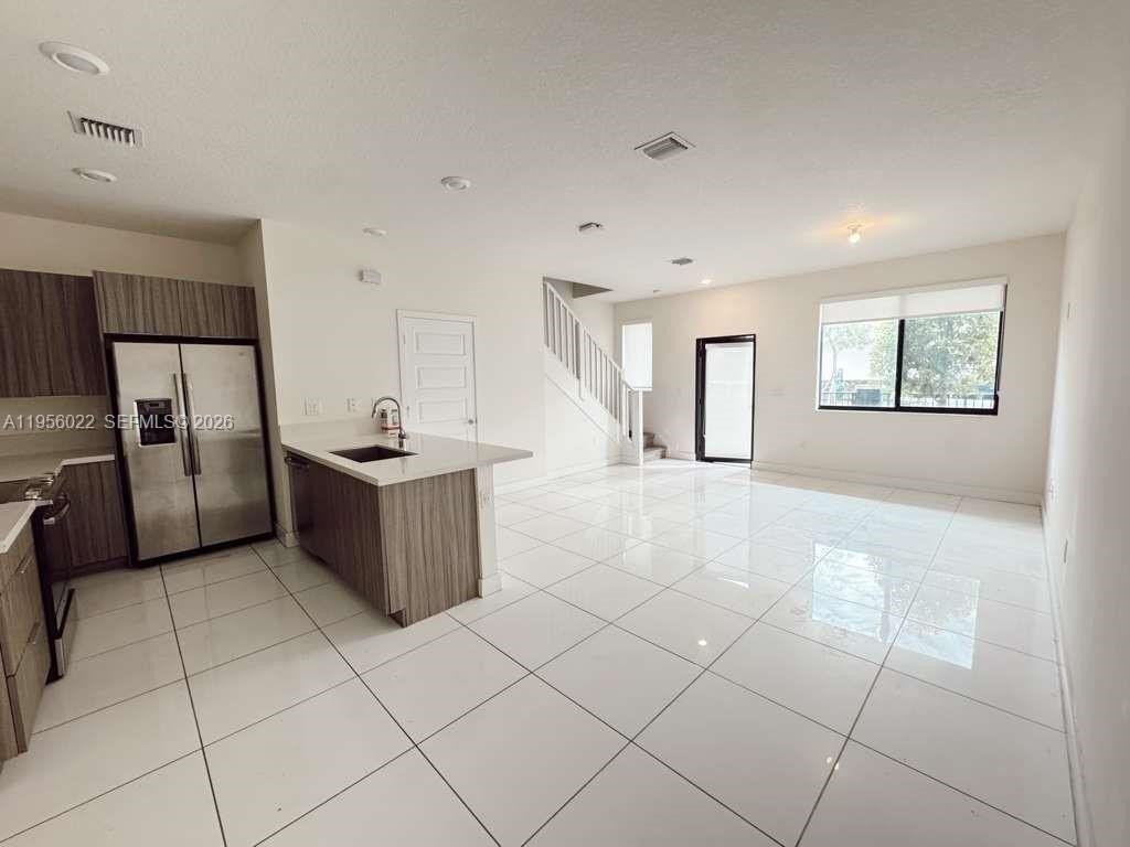 8311 Nw 49th St #8311 - Photo 2 of 31