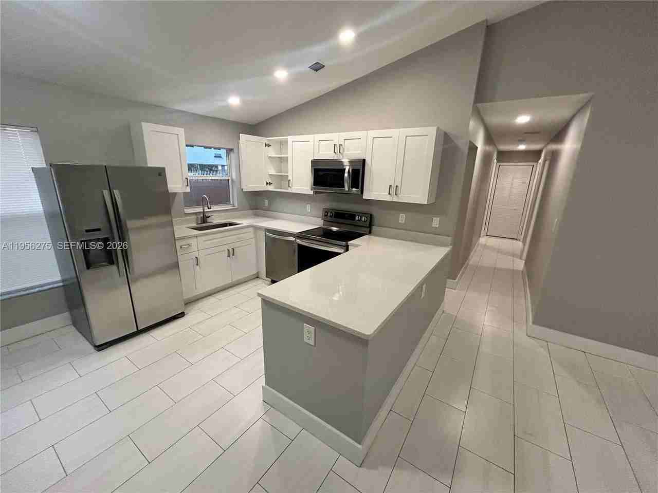 1724 Nw 1st Pl - Photo 5 of 21