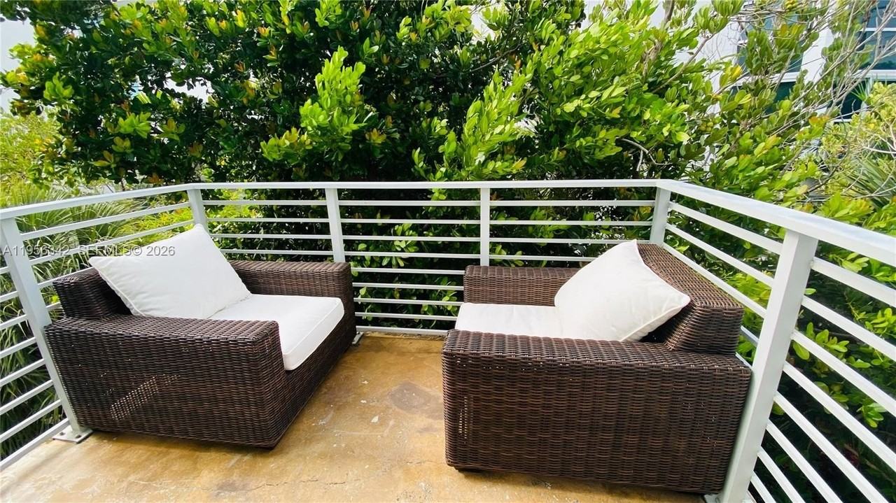 7744 Collins Ave #19 - Photo 5 of 16