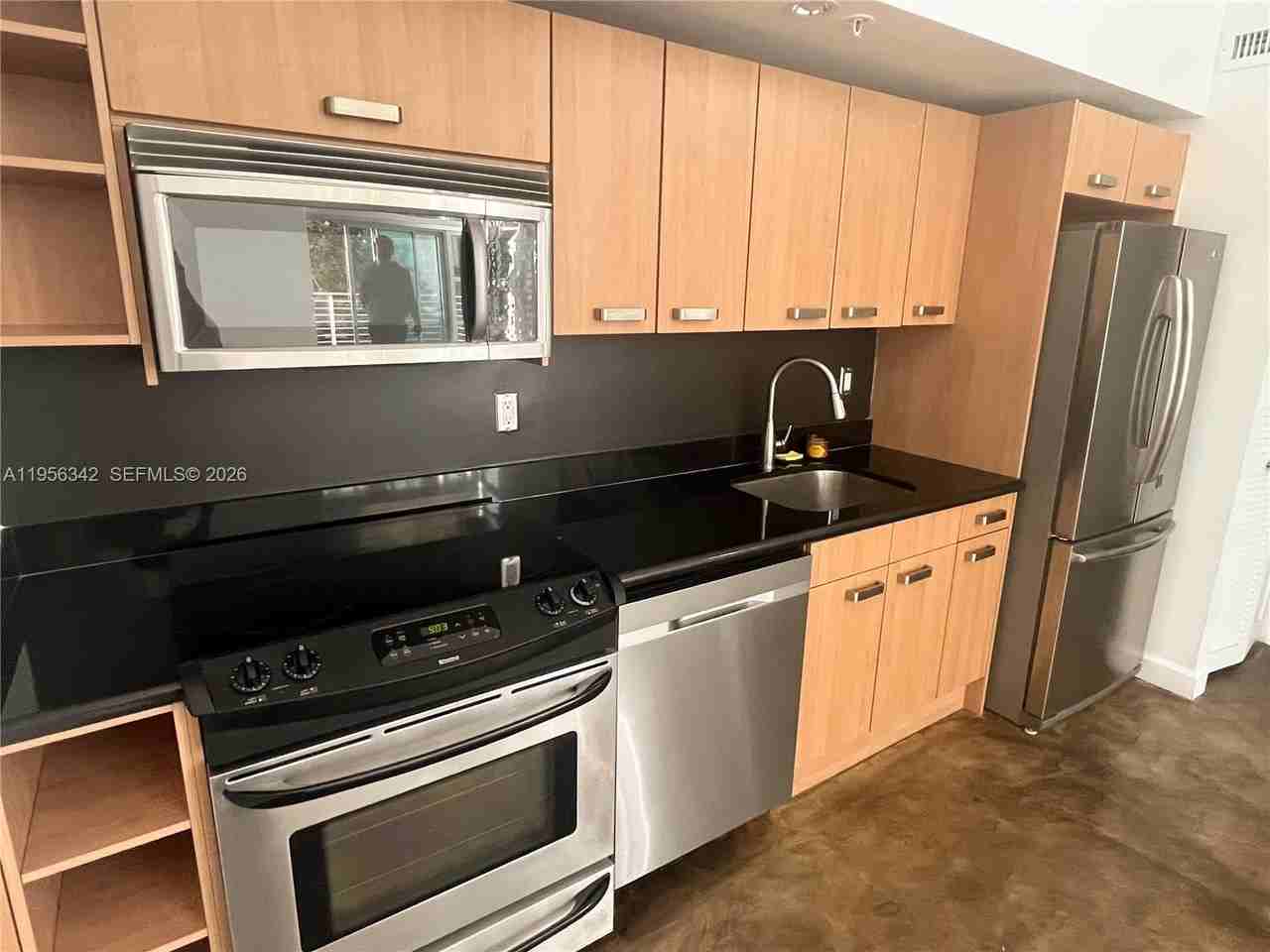 7744 Collins Ave #19 - Photo 7 of 16