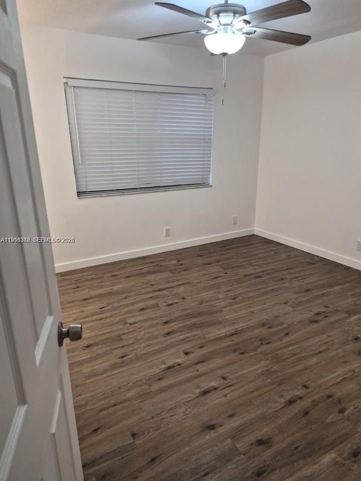 116 Nw 60th Ave #1-1 - Photo 7 of 18