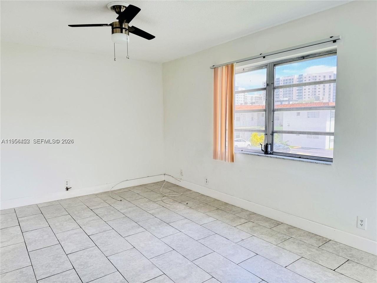 2225 Polk St #11B - Photo 7 of 9