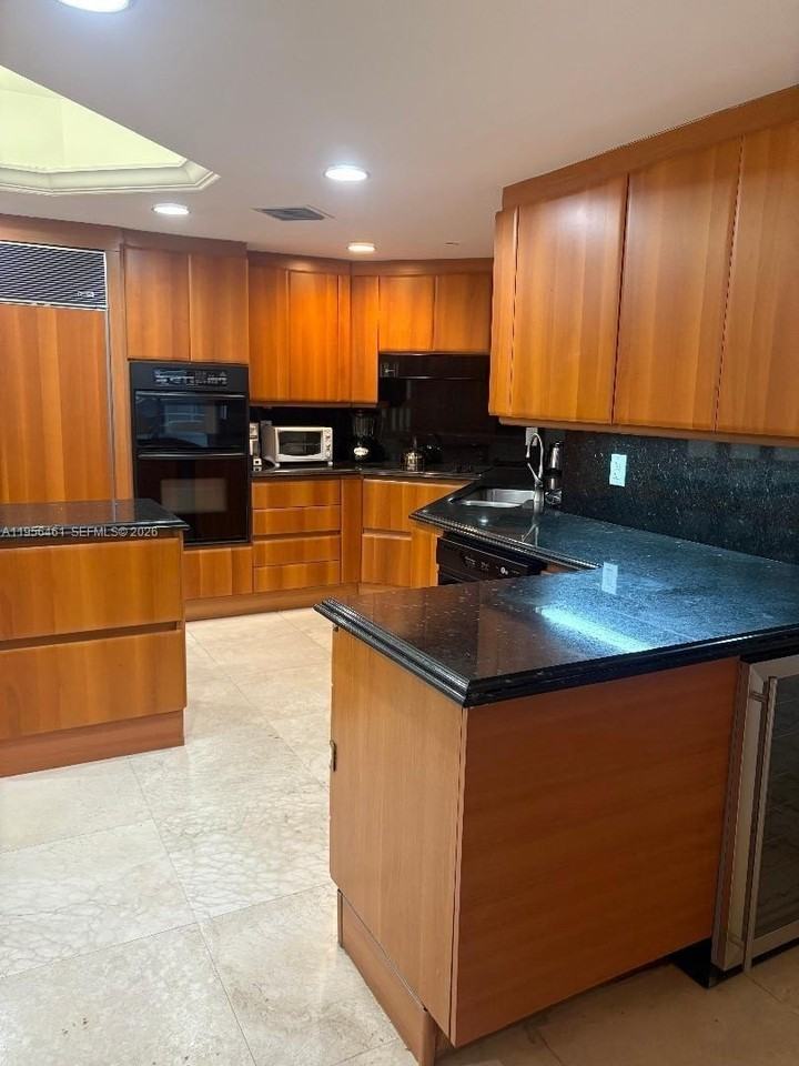 9595 Collins Ave #N9I - Photo 7 of 9