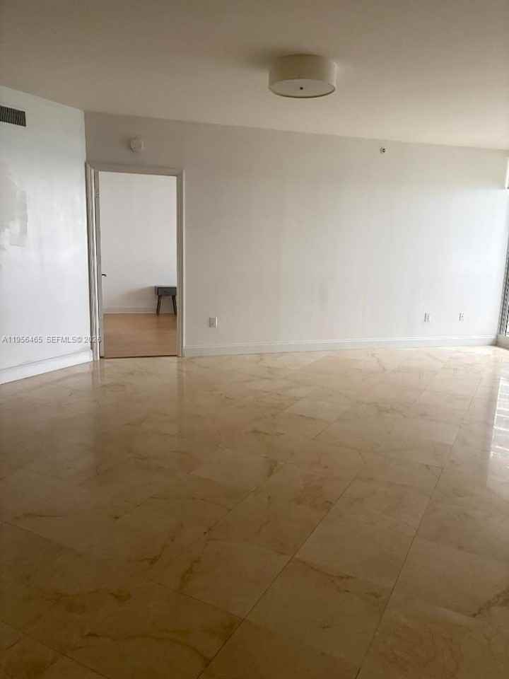 9595 Collins Ave #N8I - Photo 3 of 5