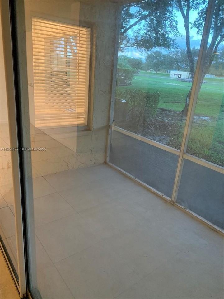 1013 Coral Club Dr #1013 - Photo 6 of 26