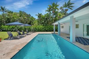 featured image of 8015 Sw 136th St