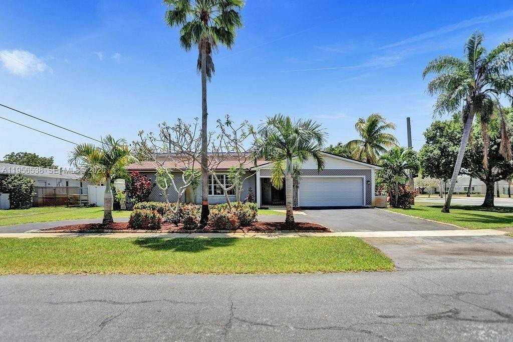 5380 Sw 8th Ct - Photo 4 of 50