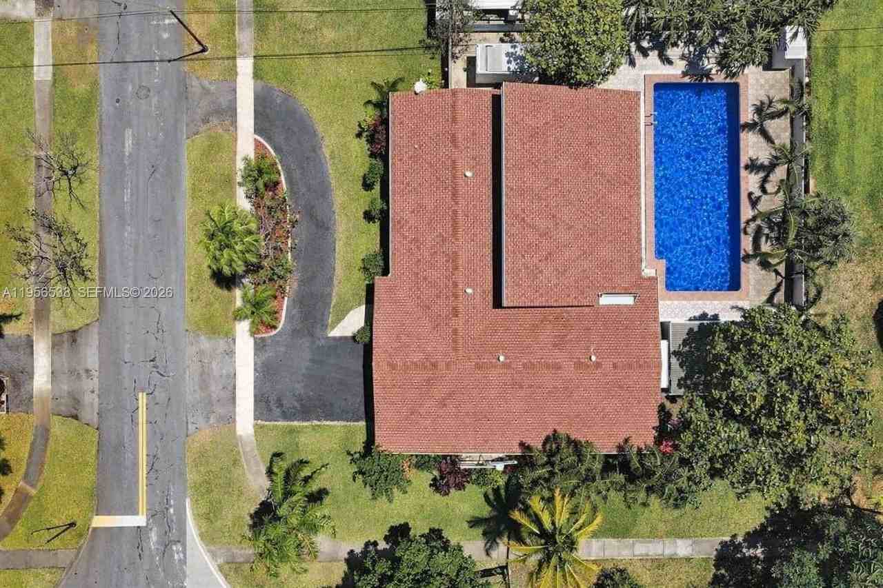 5380 Sw 8th Ct - Photo 7 of 50