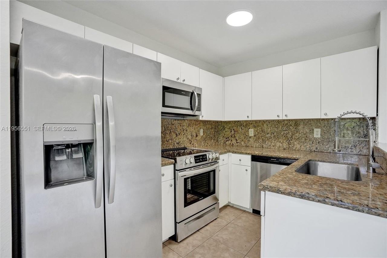 5409 Sw 41st St #5409 - Photo 3 of 46