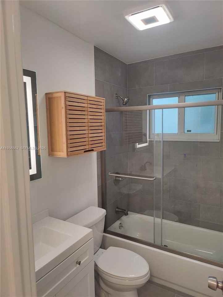 1400 Nw 2nd Ave #B - Photo 6 of 20