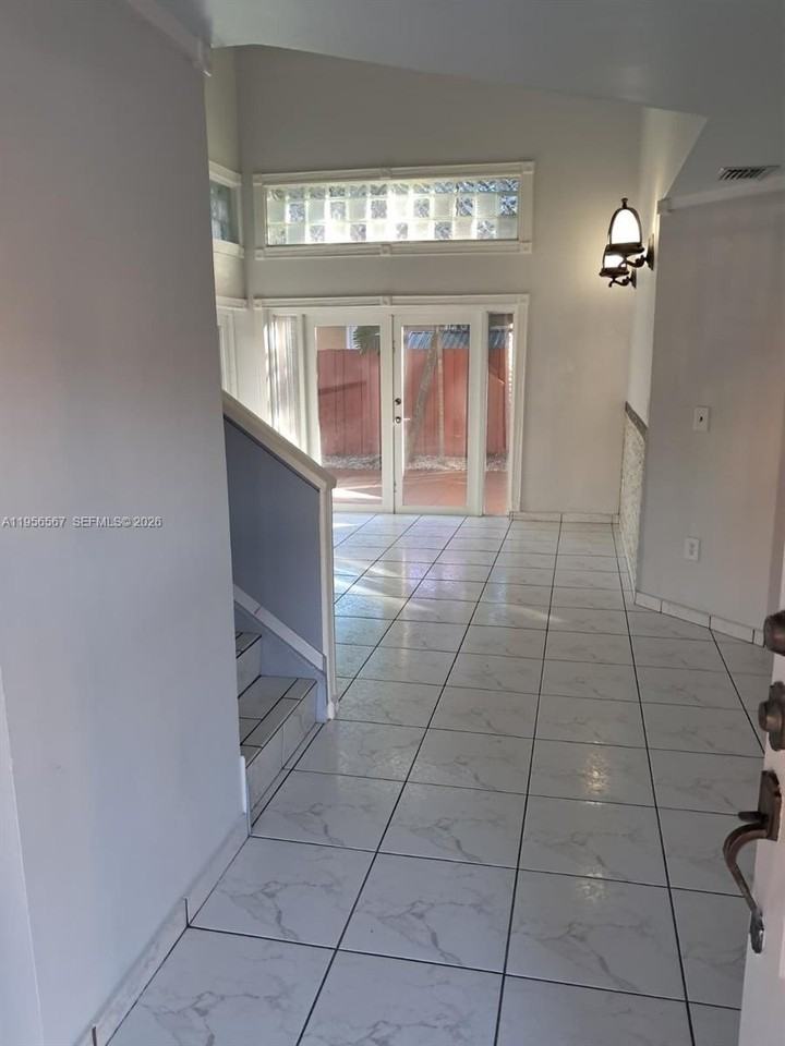 229 Nw 85th Ct - Photo 4 of 21