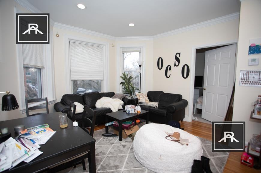 71 Thatcher St - Photo 6 of 10